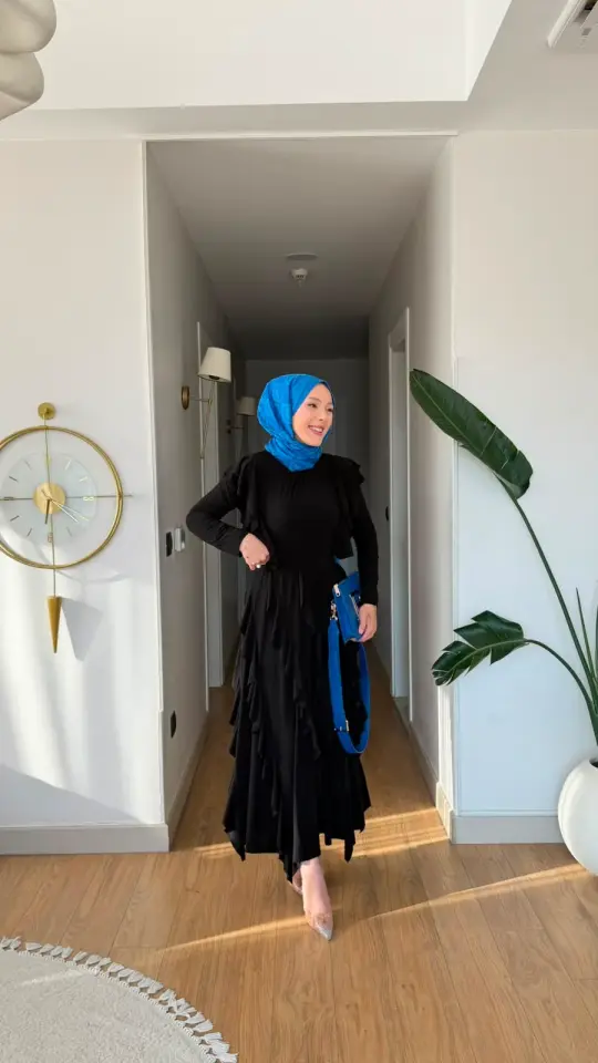 Yeni Sezon Gamze Sendy Fırfır Detaylı Tesettür Takım Siyah