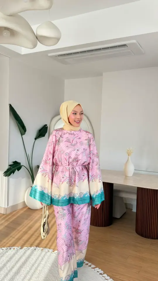 Yeni Sezon Viral Elena Desenli Takım Cupra Saten Pembe