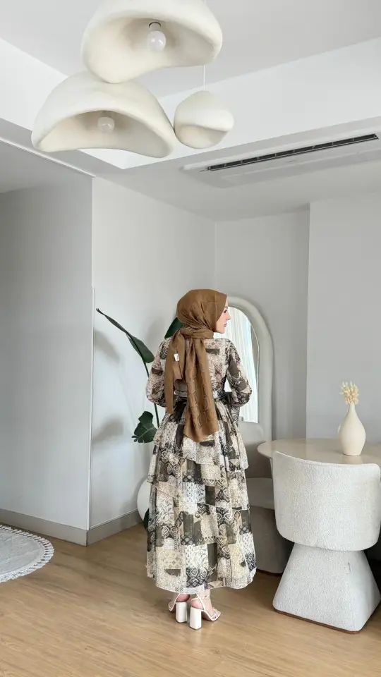 Yeni Sezon Tasarım Gold Varaklı Şifon Astarlı Takım Haki