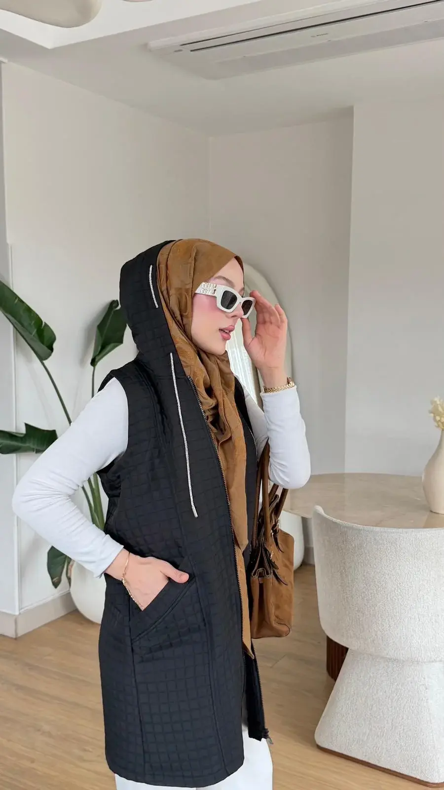 Yeni Sezon Nesrin Kapitone Yelek Siyah