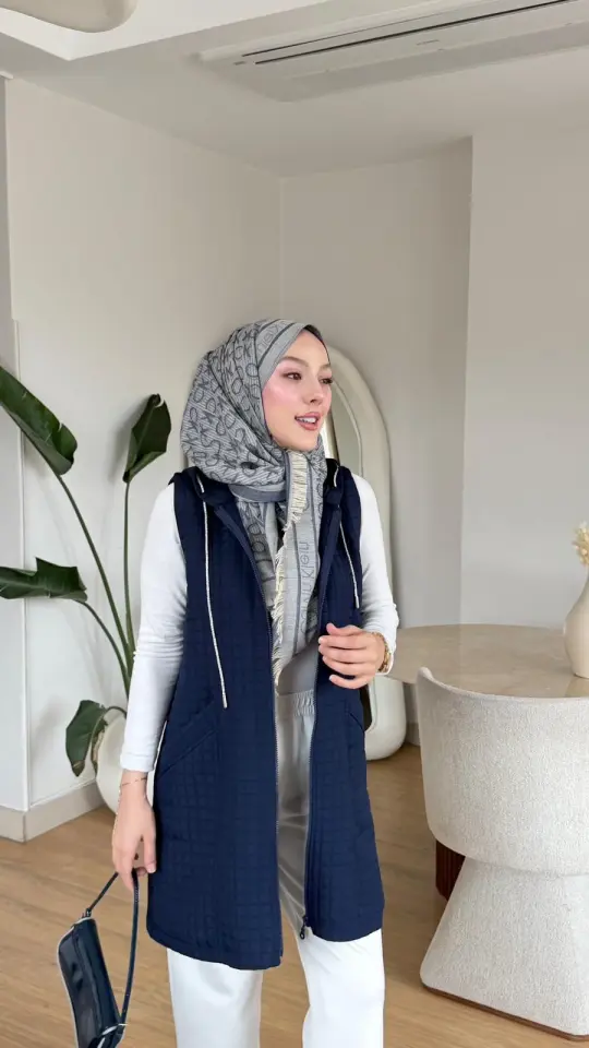 Yeni Sezon Nesrin Kapitone Yelek Lacivert
