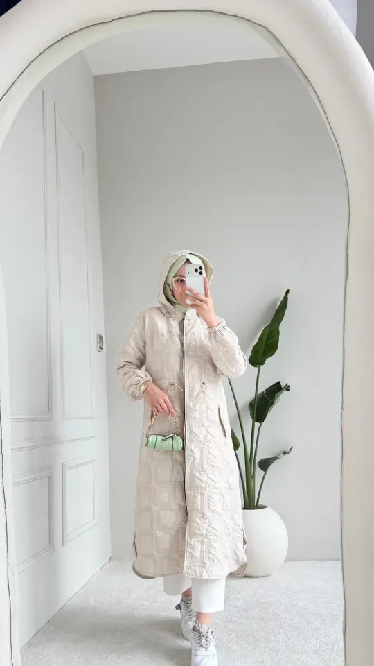 Armina Kap Beyaz