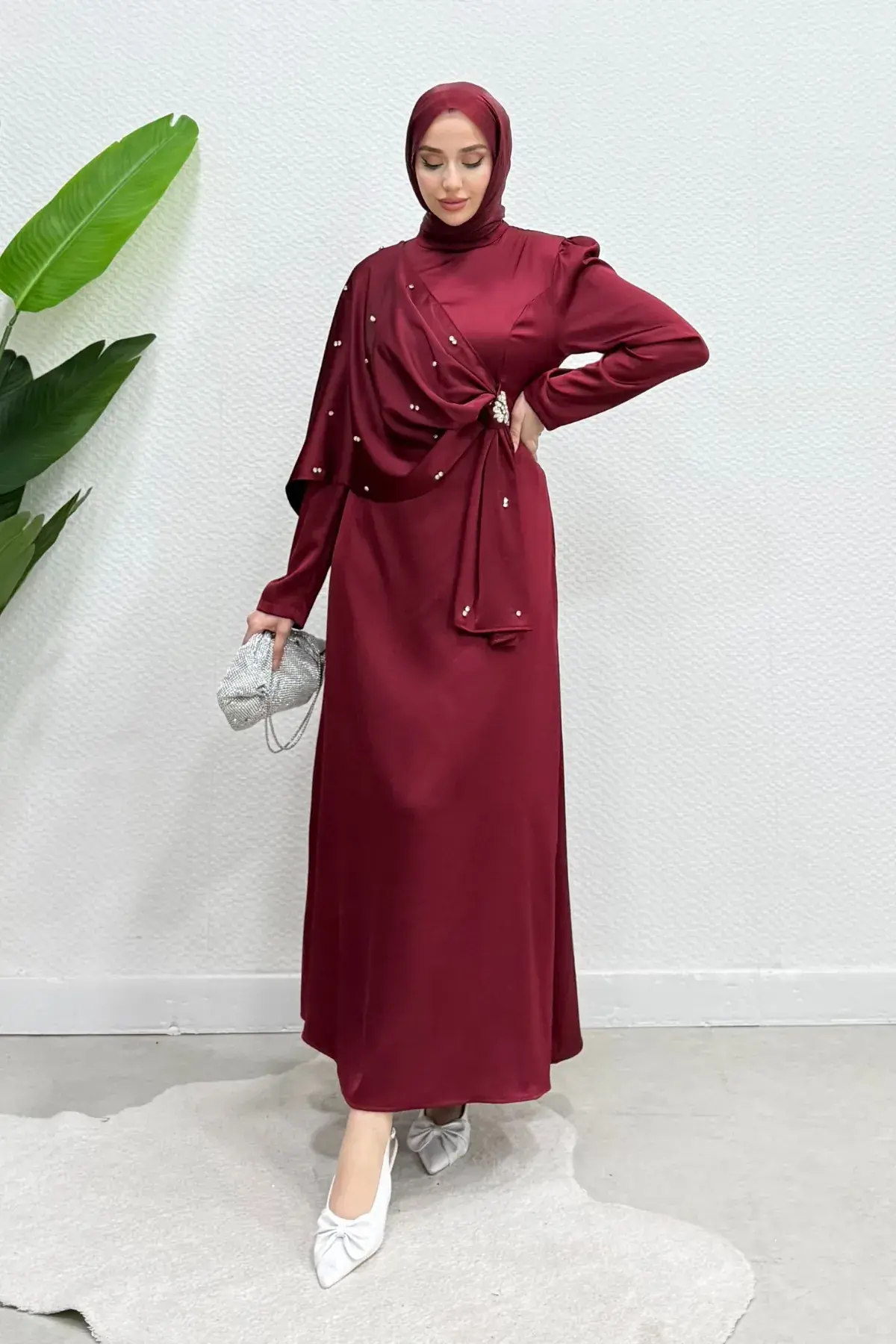 Yeni Sezon Lara Taşlı Broşlu Beg Saten Kumaş Tesettür Abiye Bordo