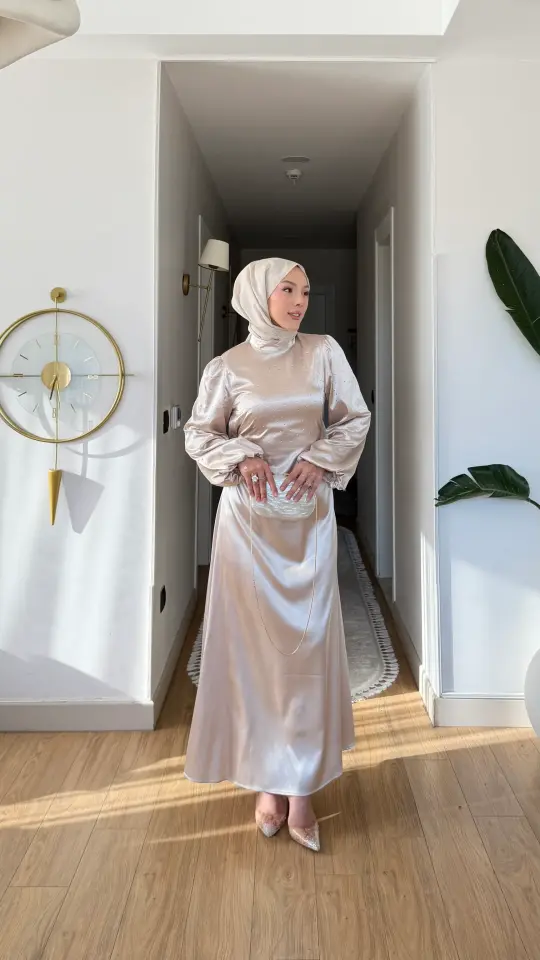 Yeni Sezon İncili Saten Abiye Bej